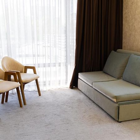 Cube House Osh Hotel Bagian luar foto