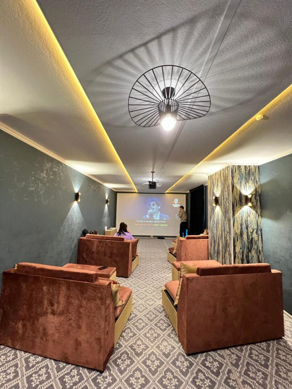 Cube House Osh Hotel Bagian luar foto