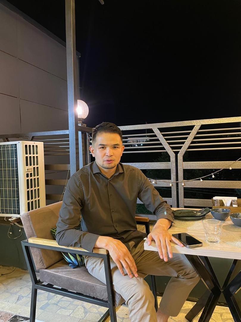 Cube House Osh Hotel Bagian luar foto