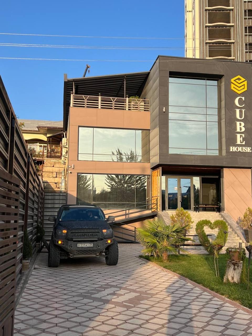 Cube House Osh Hotel Bagian luar foto