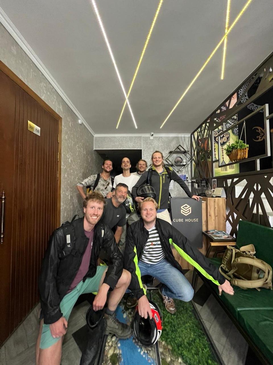 Cube House Osh Hotel Bagian luar foto